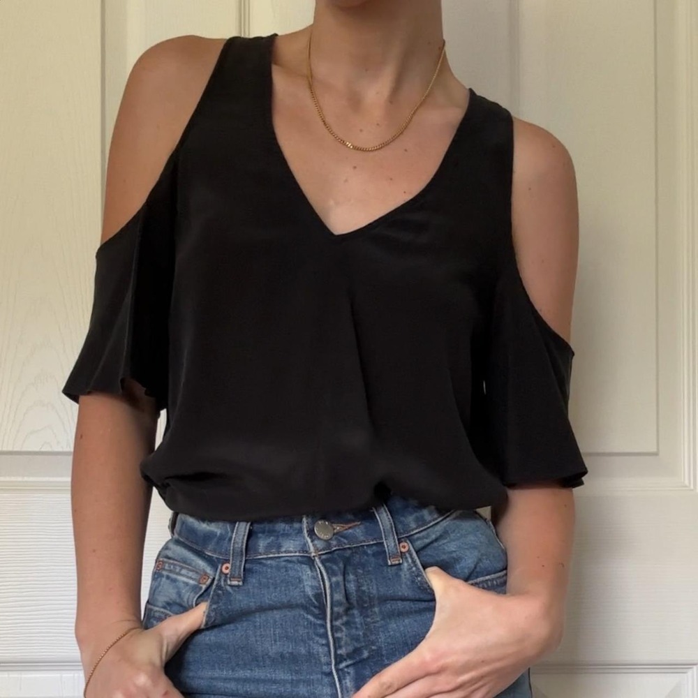 Trouve Women Black 100% Silk Cold Shoulder V-Neck High-Low Blouse XS